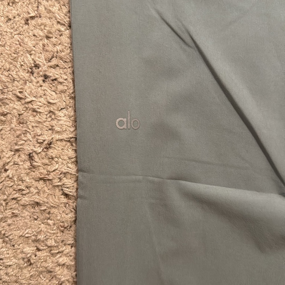 NWOT ALO YOGA HIGH WAIST PURSUIT TROUSER - Picture 4 of 4